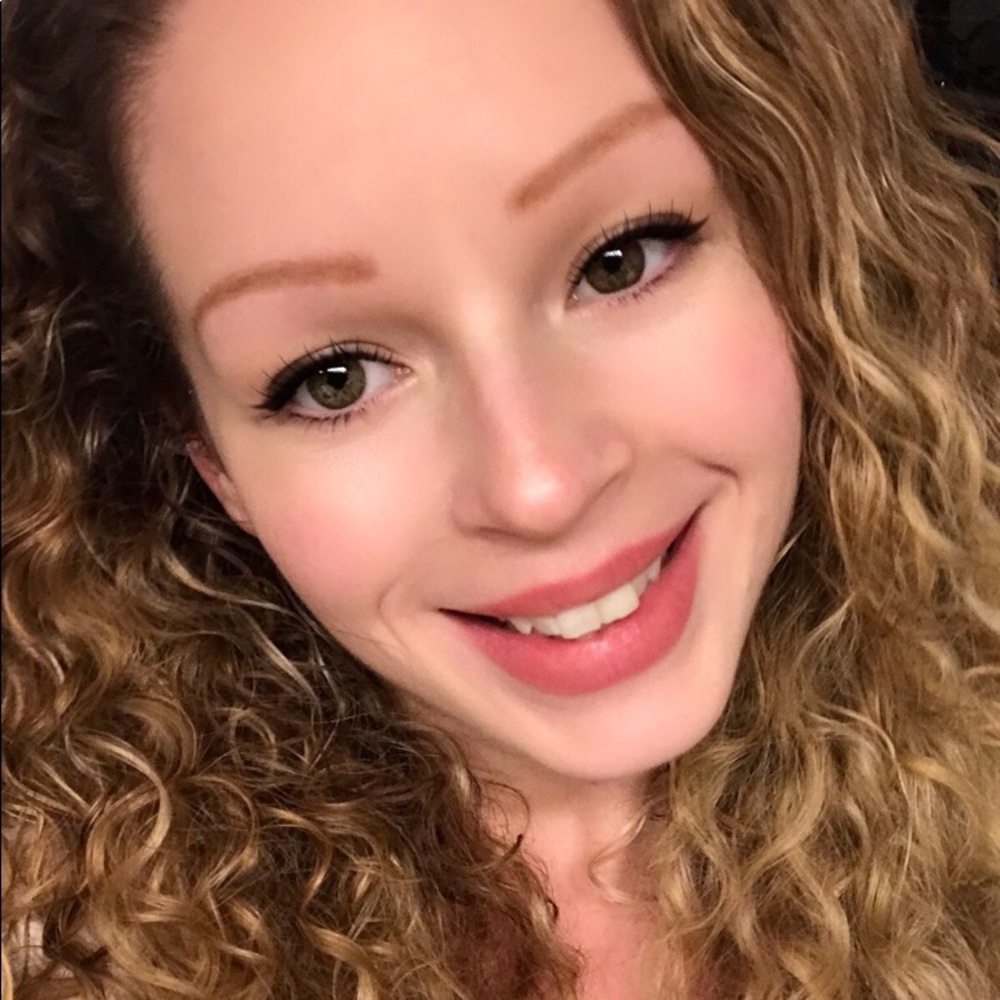 Meet your Posher, Whitney